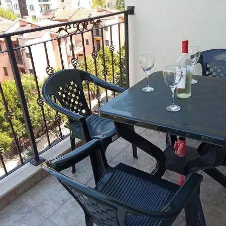 Cozy In Apollon 7 By Menada Nesebar